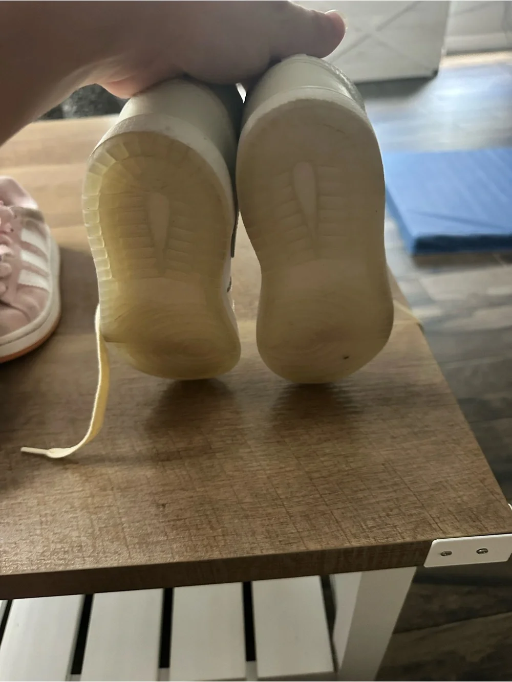 Nike Kids White and Yellow Low-Top Sneakers